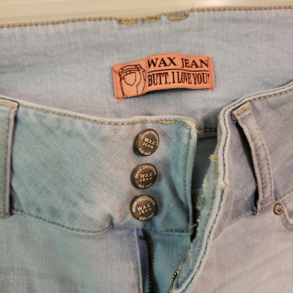 Like New Ripped Jeans - Picture 7 of 7